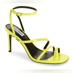 Steve Madden
Cypruss Sandal Sz 7 Color lime